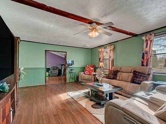 5th image of 155 Ravenwood Cir
