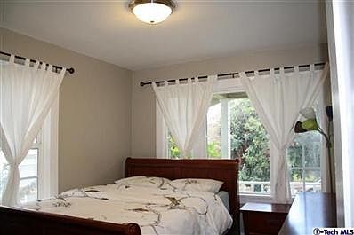 5th image of 3053 Hollister Ave