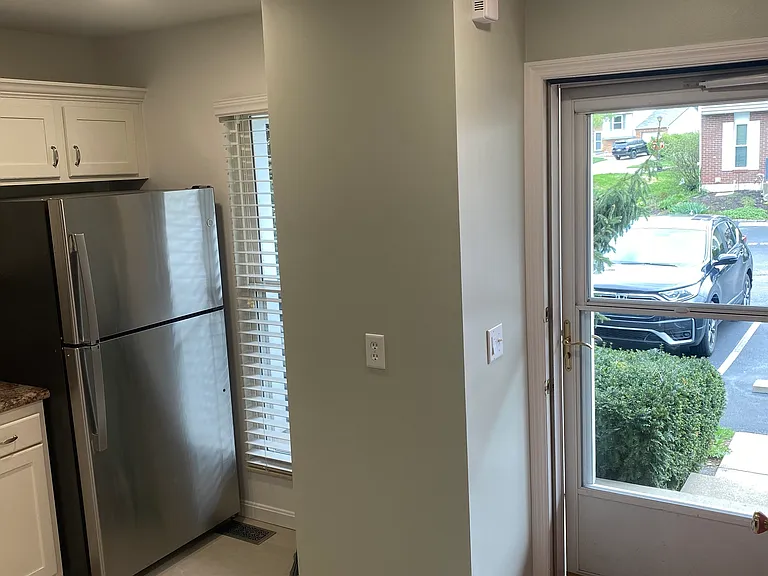2930 Millbank Row — Photo 6