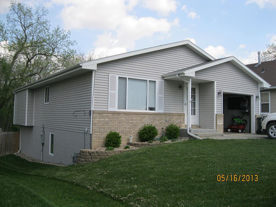 1st image of 216 Lindell Ave