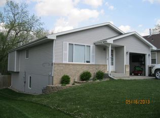 216 Lindell Ave, Seward, NE 68434