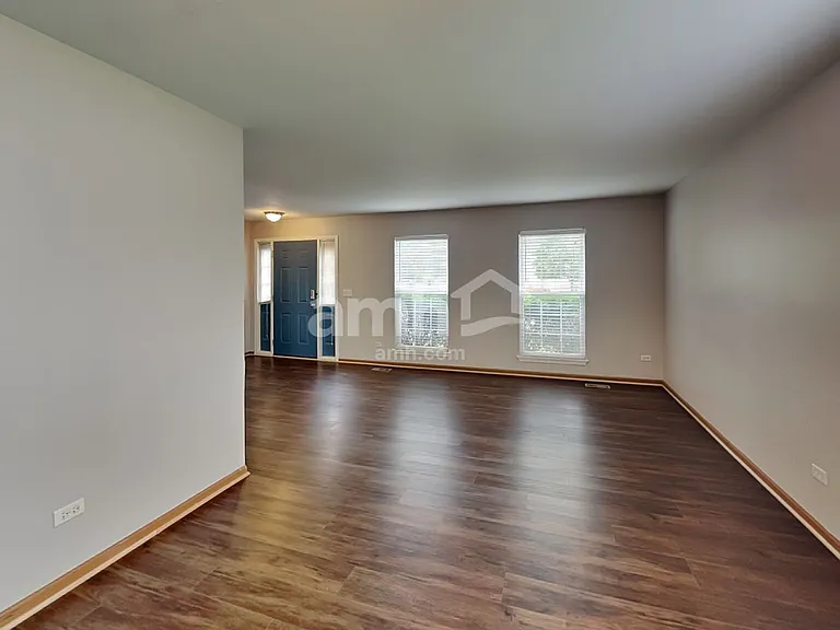 2415 Sisters Ct — Photo 8