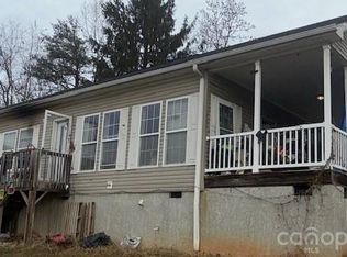 5 Loop Rd, Candler, NC 28715