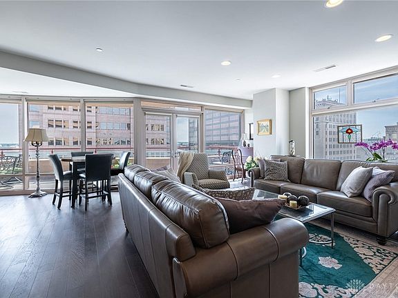 4th image of 109 Main St #1000