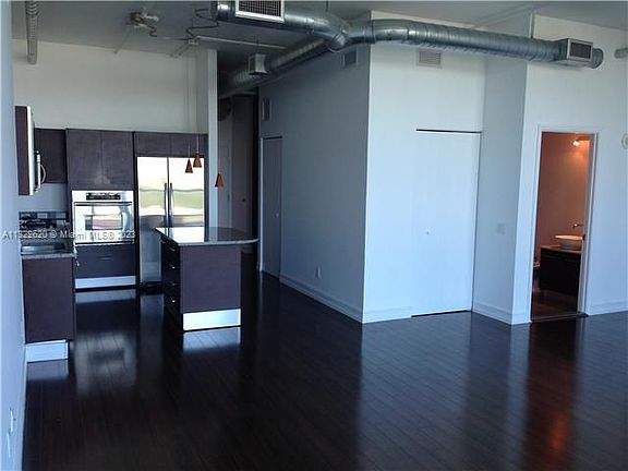 3rd image of 3029 NE 188th St APT 602
