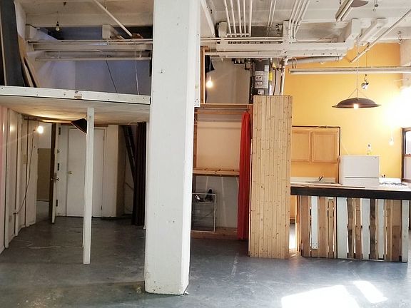 3rd image of 304 Meserole St #3R