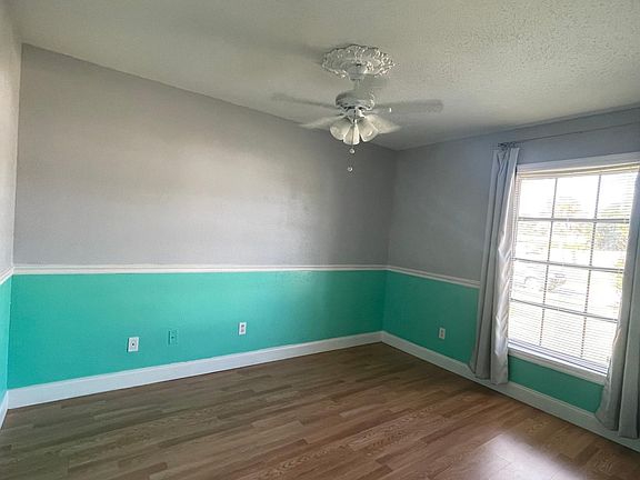 4th image of 461 SE Skipper Ln