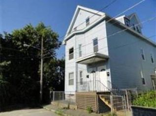 16 Burns St, Lowell, MA 01852