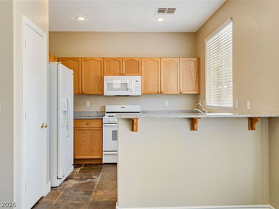4th image of 41 Diamond Run St