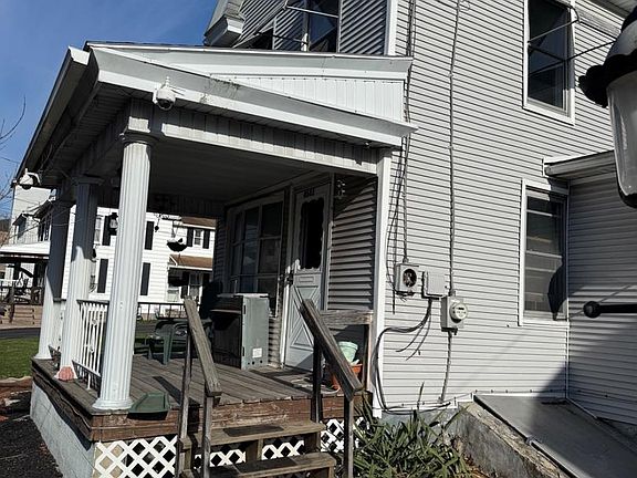 3rd image of 4685 Upper Rd