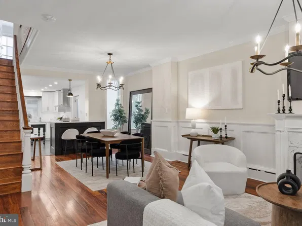 2207 Pine St, Philadelphia, PA 19103