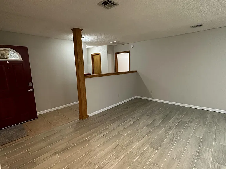 8500 Tiffany Dr — Photo 6