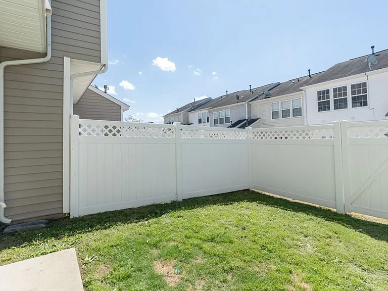 5146 Twelvepole Dr — Photo 23