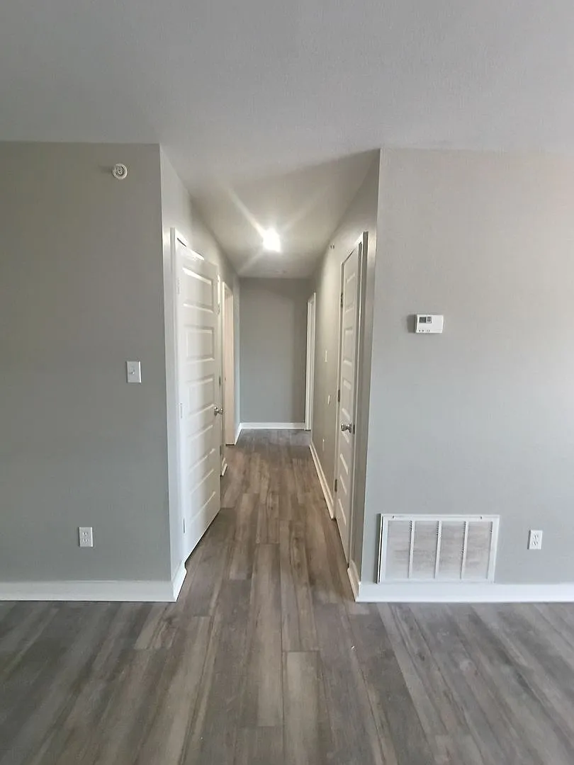 EL-Jacobs 1402 — Photo 4