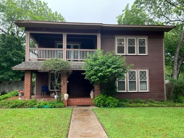 422 S Dooley St, Grapevine, TX 76051