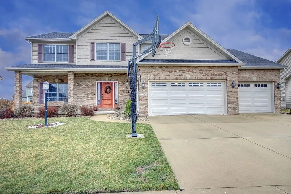 2110 Leahs Ln photo 1