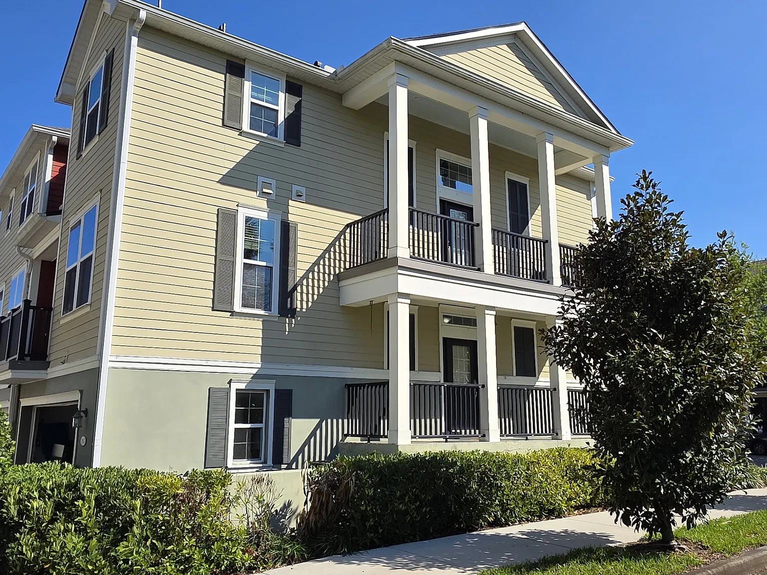 3 bed, 2288 sqft, $2,800 — Photo 4