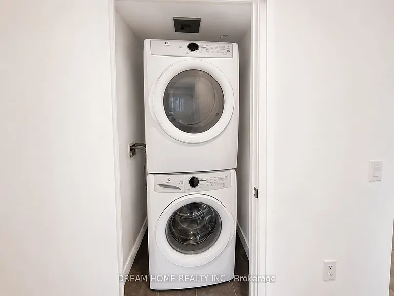 609 Sherbourne St #1303 — Photo 7