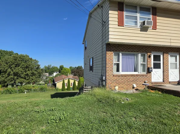 312 N Potomac St, Waynesboro, PA 17268