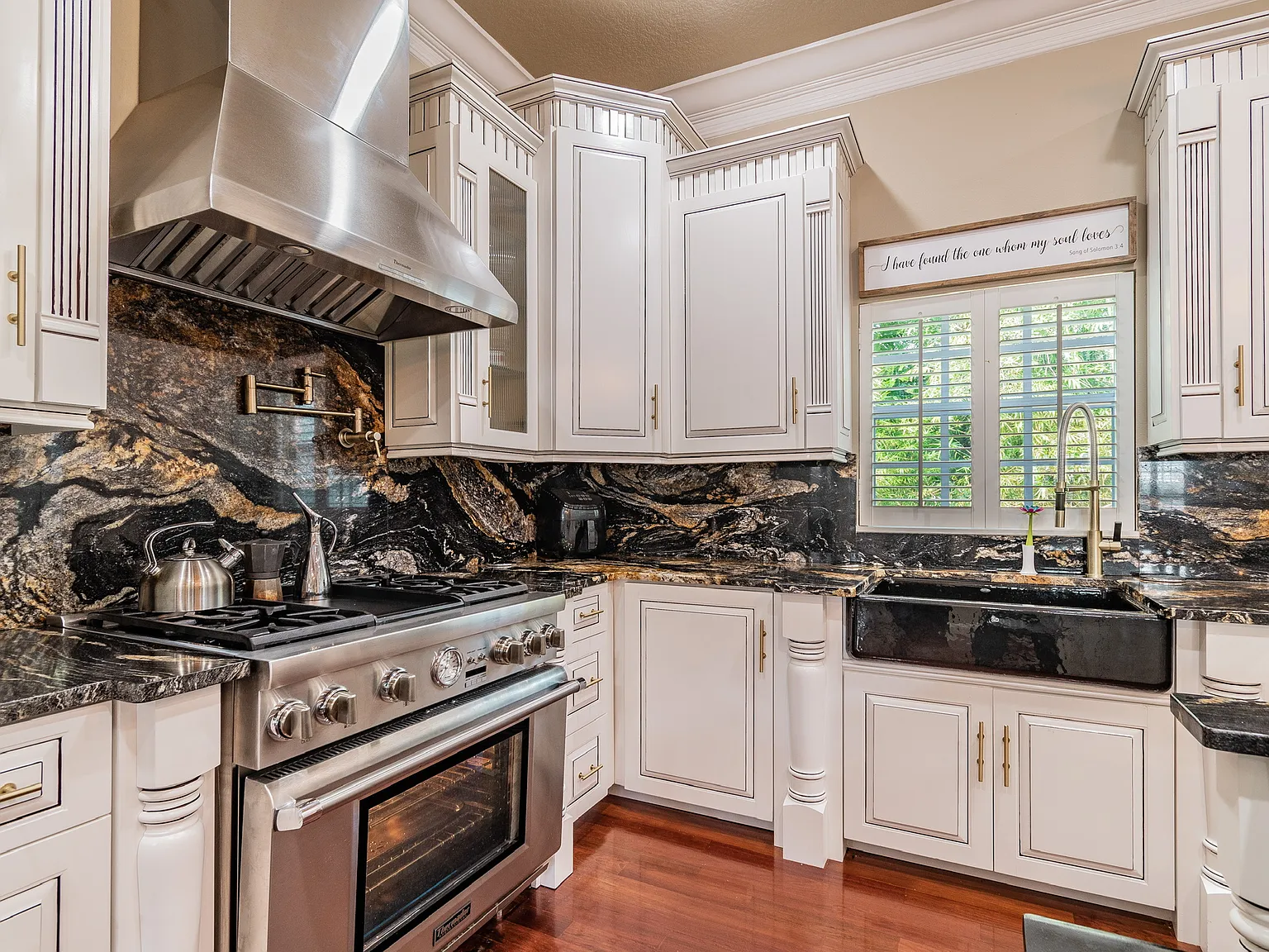6 bed, 5848 sqft, $14,000 — Photo 4