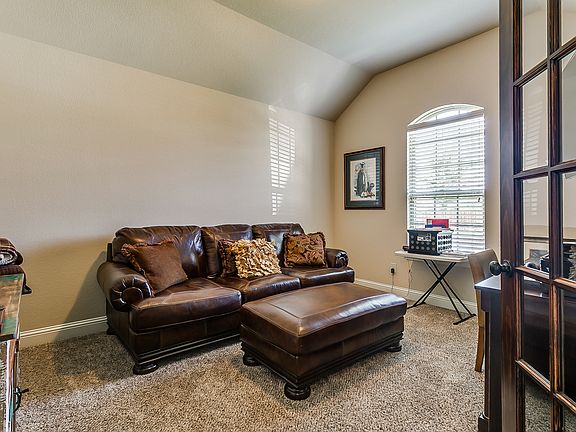 5th image of 1776 Laramie Ln