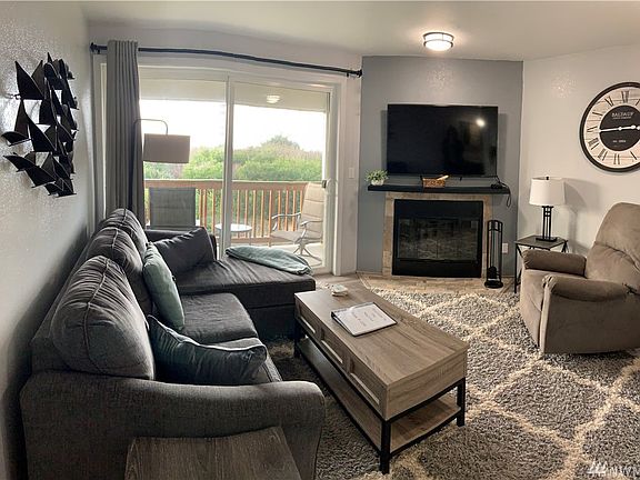 4th image of 835 Ocean Shores Blvd NW #204
