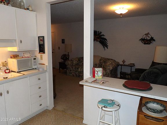 4th image of 2551 W Rose Lane #A221