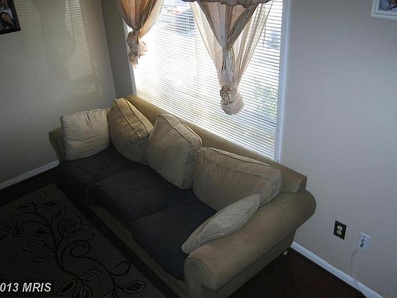 4th image of 2206 Jensen Pl