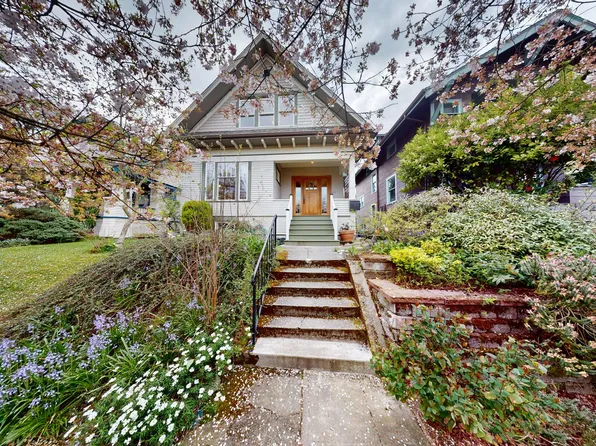 5517 12th Ave NE, Seattle, WA 98105