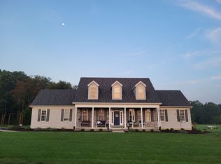 15 Chelsea Ln, Carlisle, PA 17015