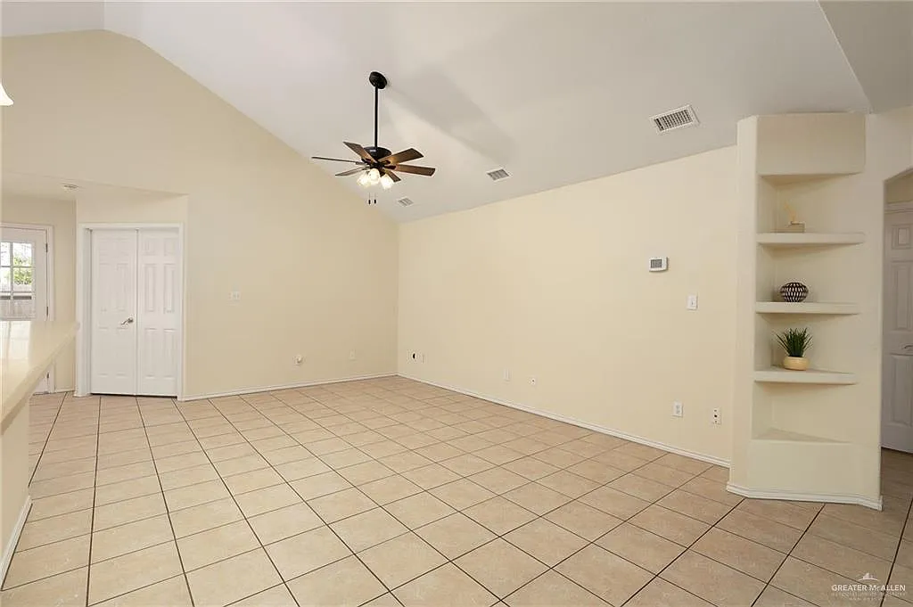 4 bed, 2.0 bath, 1808 sqft, $1,850 — Photo 4