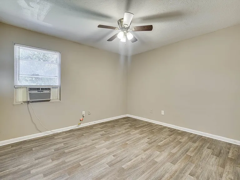 Cedar Pines — Photo 14