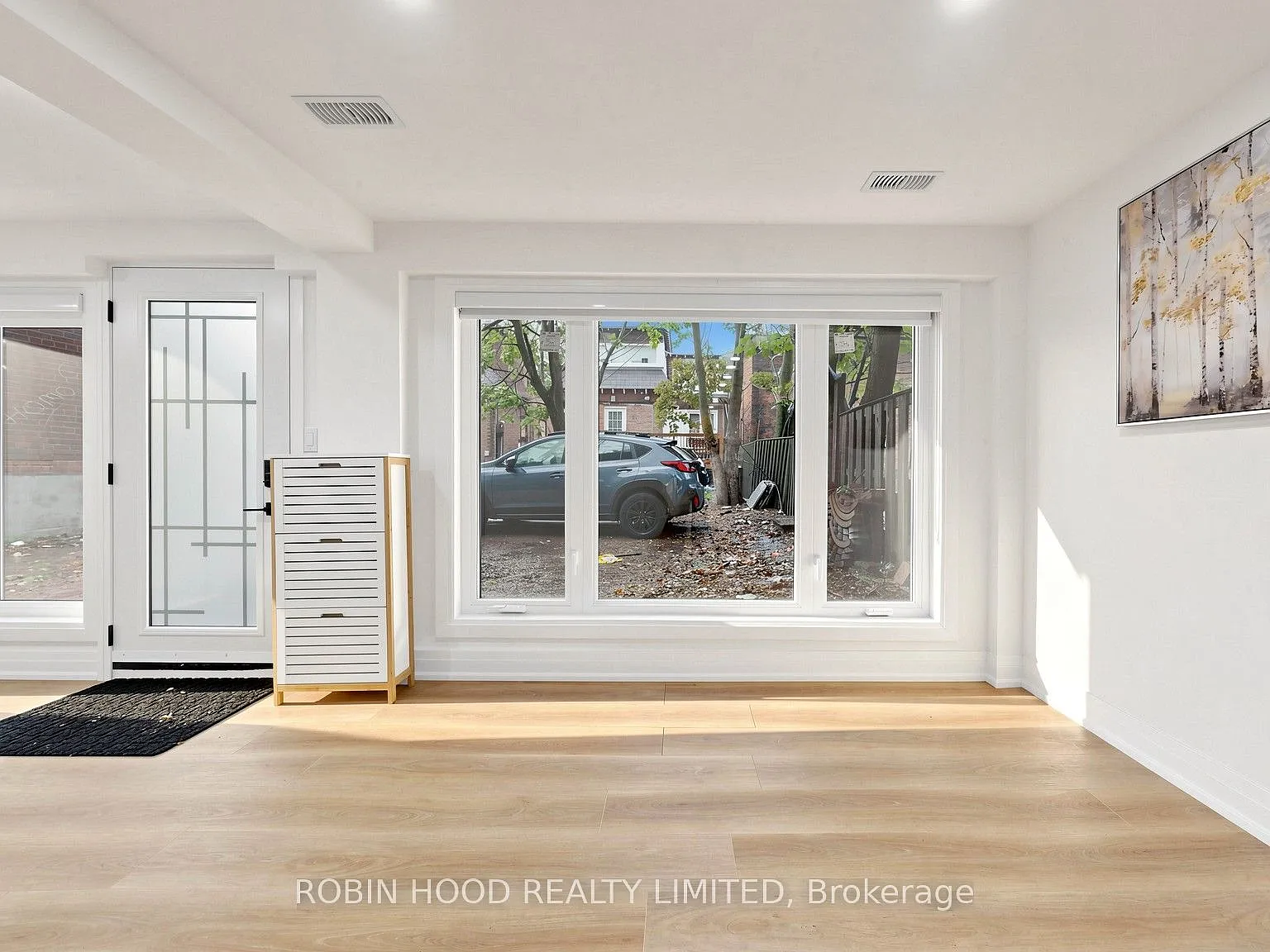 3 bed, $3,590 — Photo 4