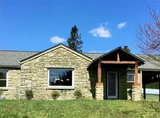 1033 Carlton Dr, Bentleyville, PA 15314