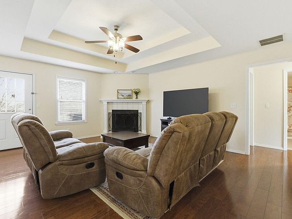 4th image of 3935 W Wayland Street