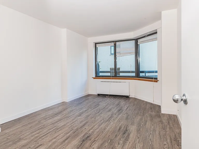 415 E 37th St #5K — Photo 3