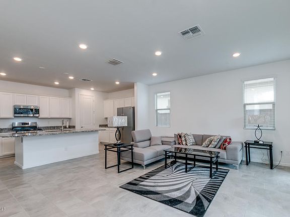 5th image of 4034 W Ross Ave