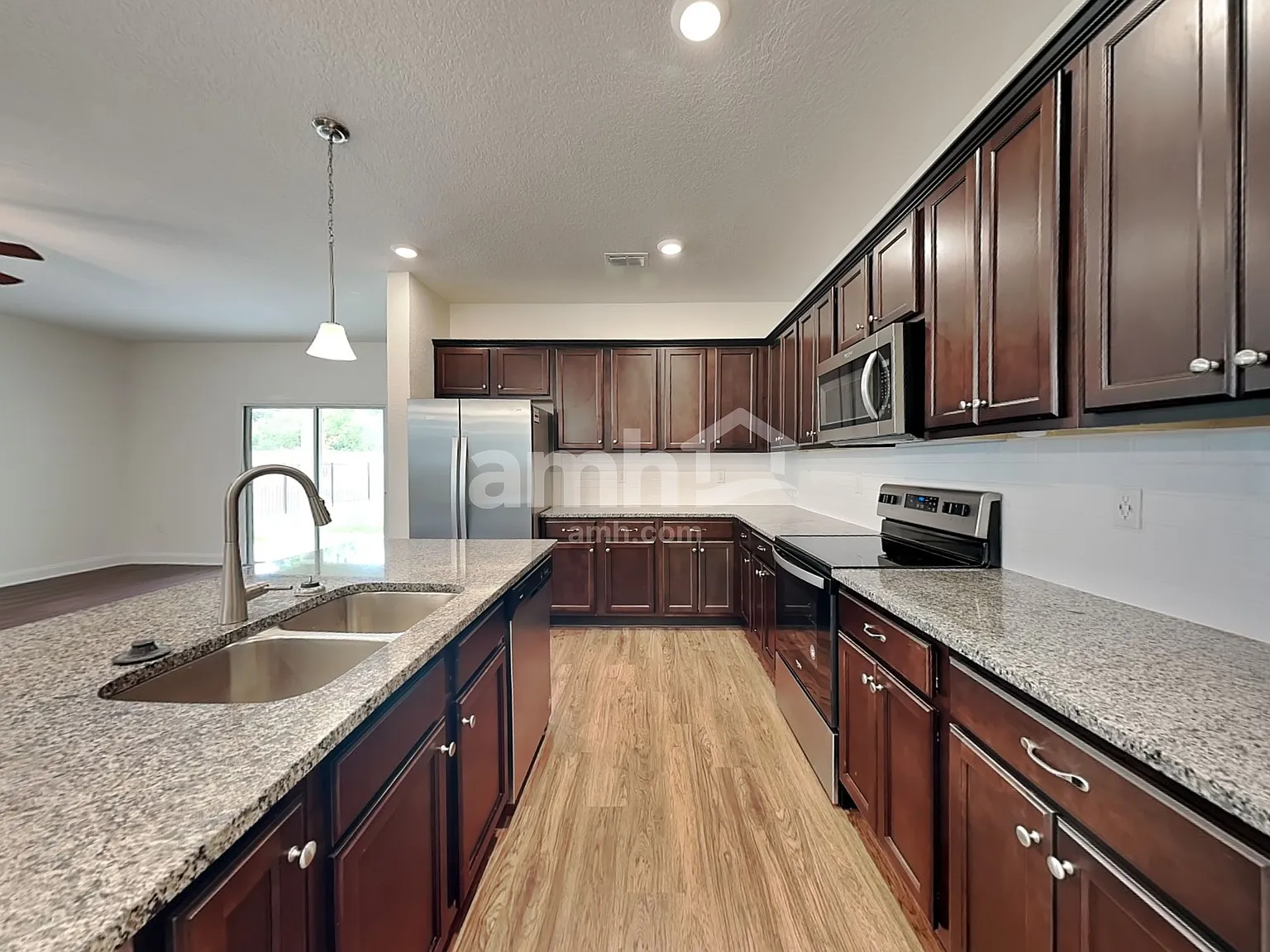 4 bed, 2.5 bath, 2078 sqft, $2,750 — Photo 3