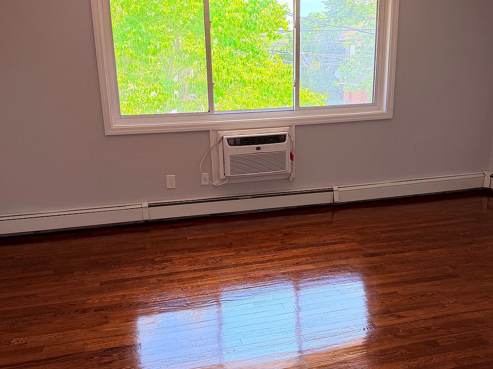 1st image of 13 Gwynne Ln #4