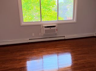 13 Gwynne Ln #4, Farmingdale, NY 11735