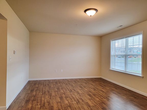 4th image of 119 Redstone Dr Unit 2