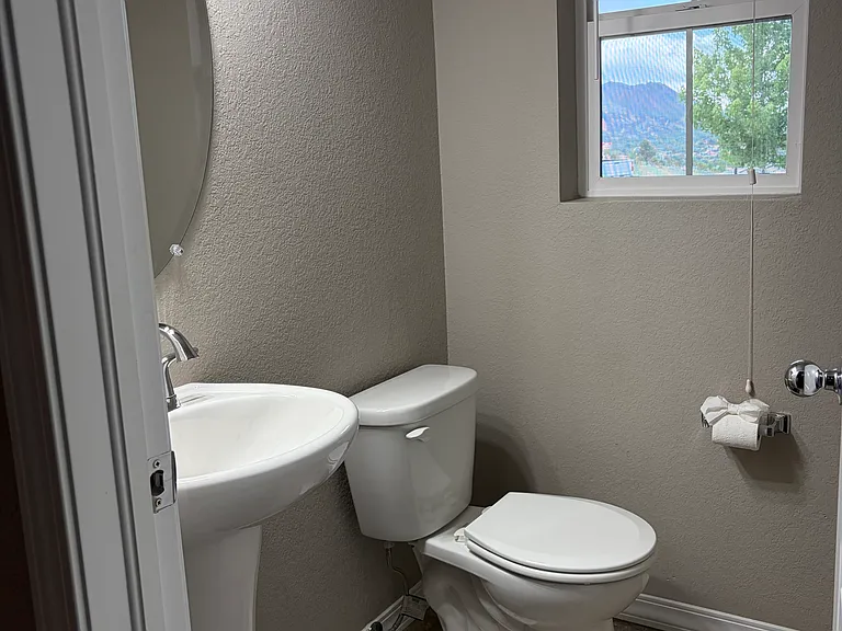 445 Eclipse Dr — Photo 10