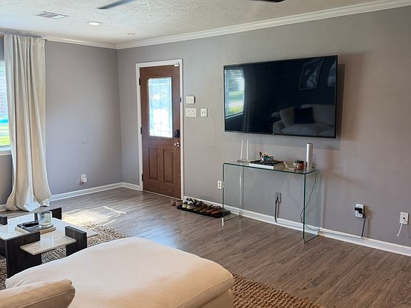 2nd image of 7218 Jalna St