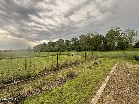 3rd image of 336 Wills Ln