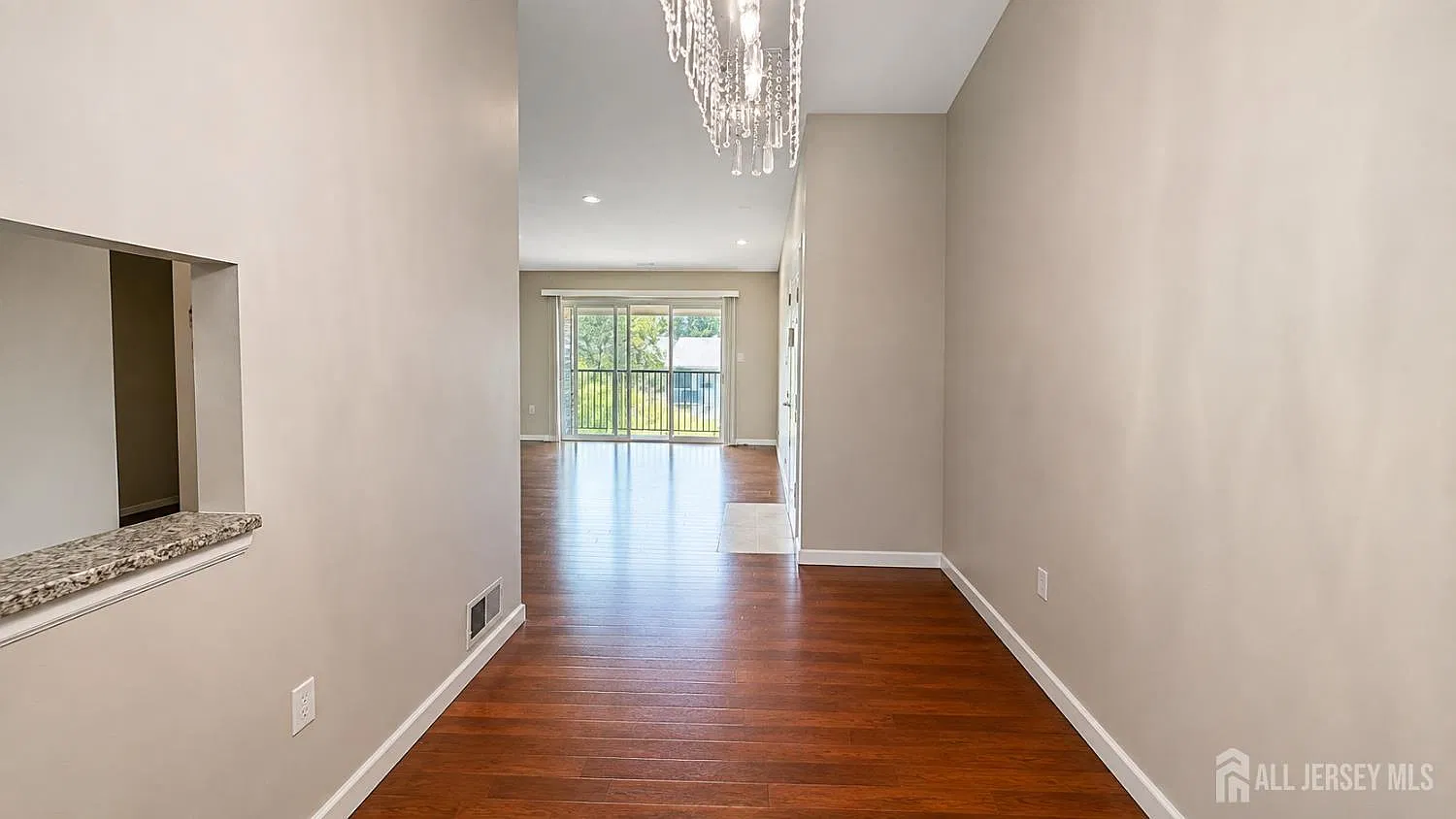 500 Danbury Ln — Photo 4