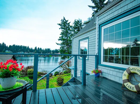 10826 Meadow Rd SW, Lakewood, WA 98499