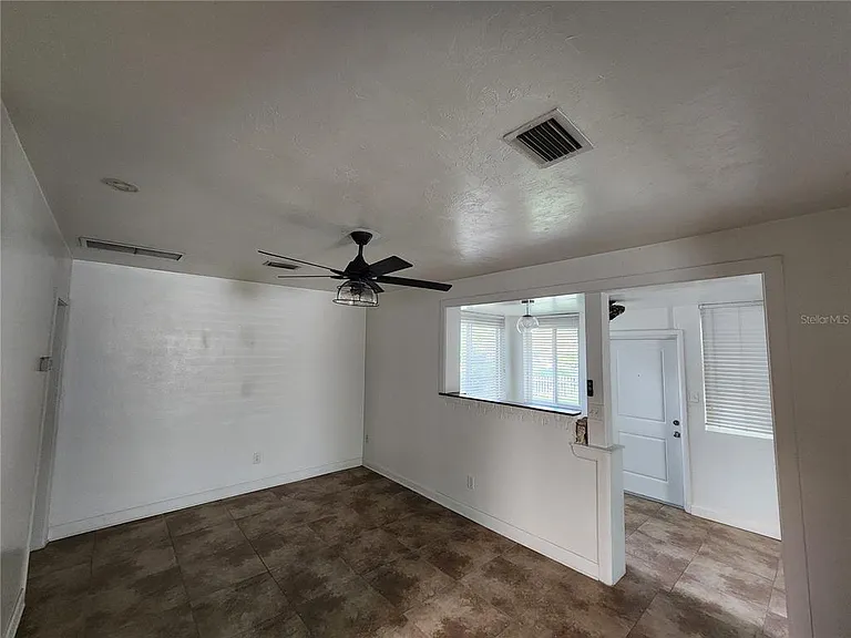 1014 NE 10th Pl — Photo 17
