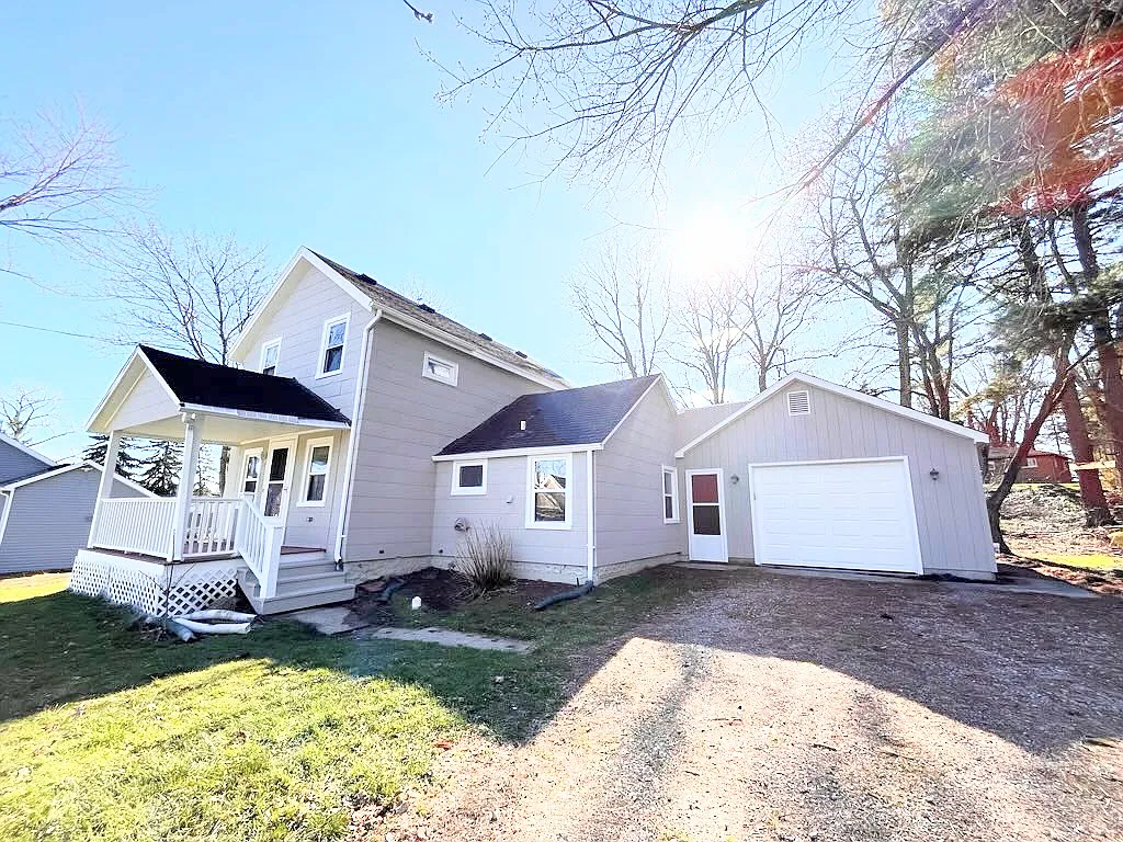 3 bed, 1200 sqft, $2,800 — Photo 2