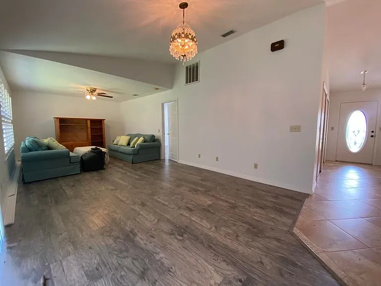 628 Walker St — Photo 2