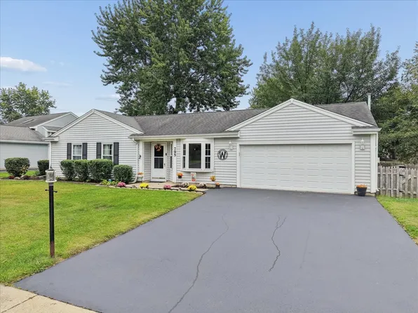 795 Newport Dr, Island Lake, IL 60042